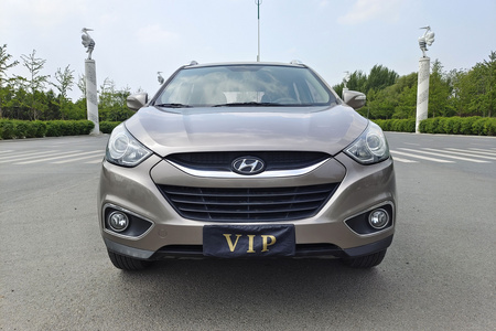 辽阳二手现代ix35 2010款 2.0 新锐版 GL 2WD MT